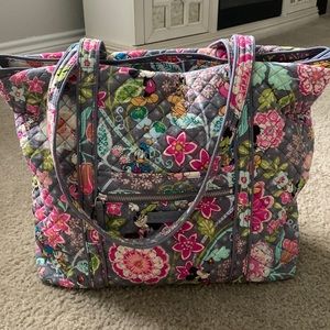 Large Zippered Vera Bradley Disney Tote
